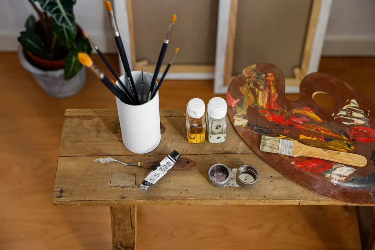 Acrylic vs. Oil Paints for Beginners: Drying Time, Cost, and Cleanup Compared